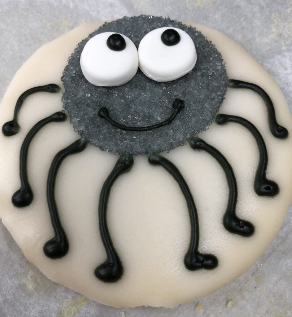 Cake with spider design