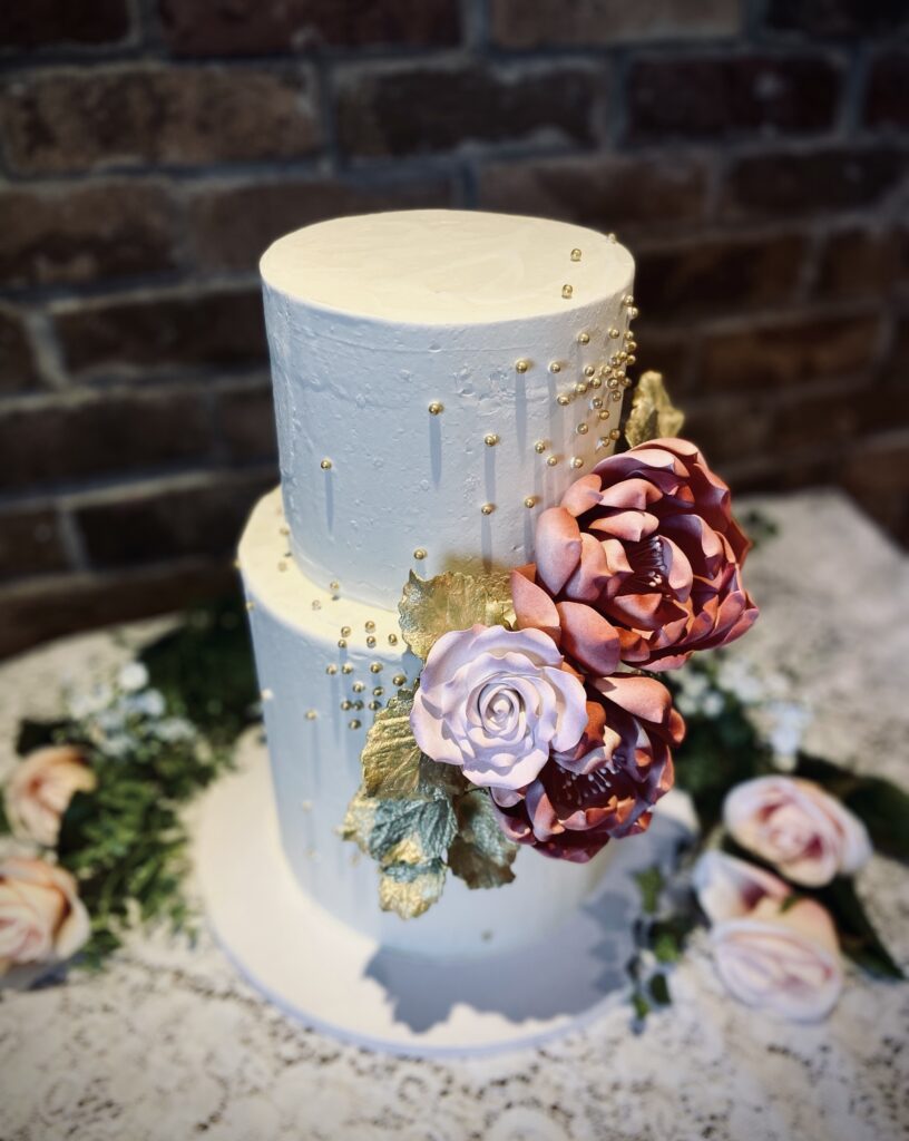 Two layer cake with flower design
